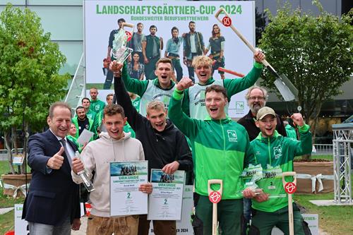 „Deutsche Meister“ kommen aus Baden-Württemberg /  Mika Lerch und Bastian Maichle gewinnen Landschaftsgärtner-Cup 2024 auf der Messe GaLaBau